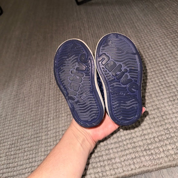 Native Shoes for toddlers - Picture 2 of 3